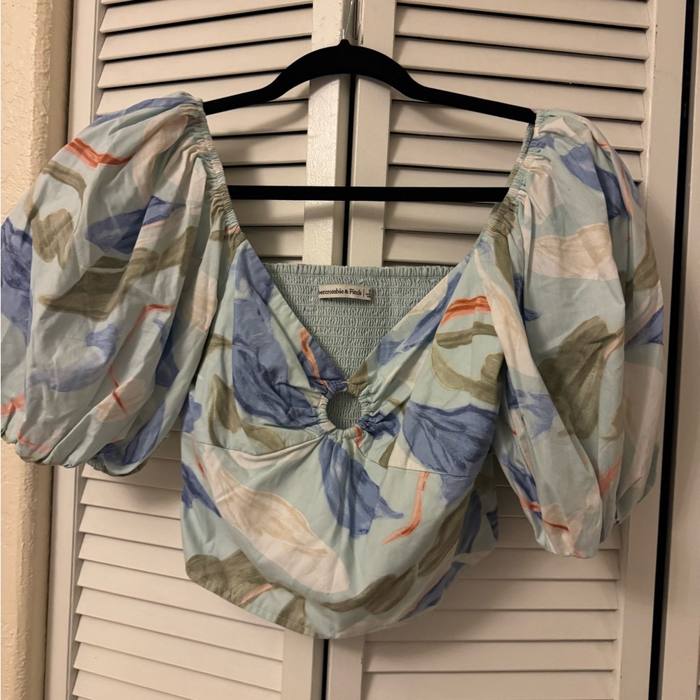 Abercrombie cropped blouse
